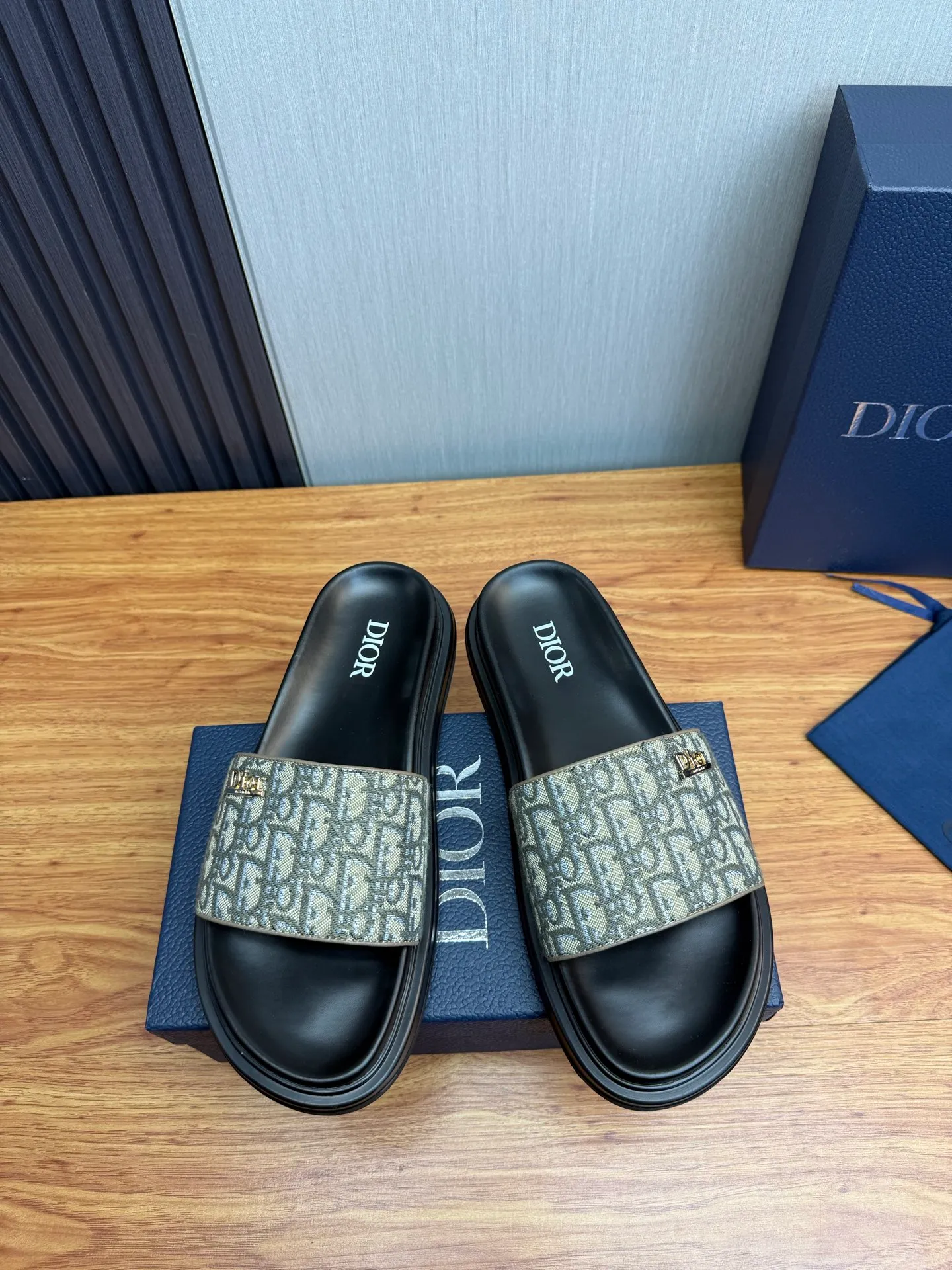 Men's shoes 260💰 Dior. Men's slippers🩴Official website 1:1 production 38-45 size 45 46 🉑️Customized original material shipped✅
